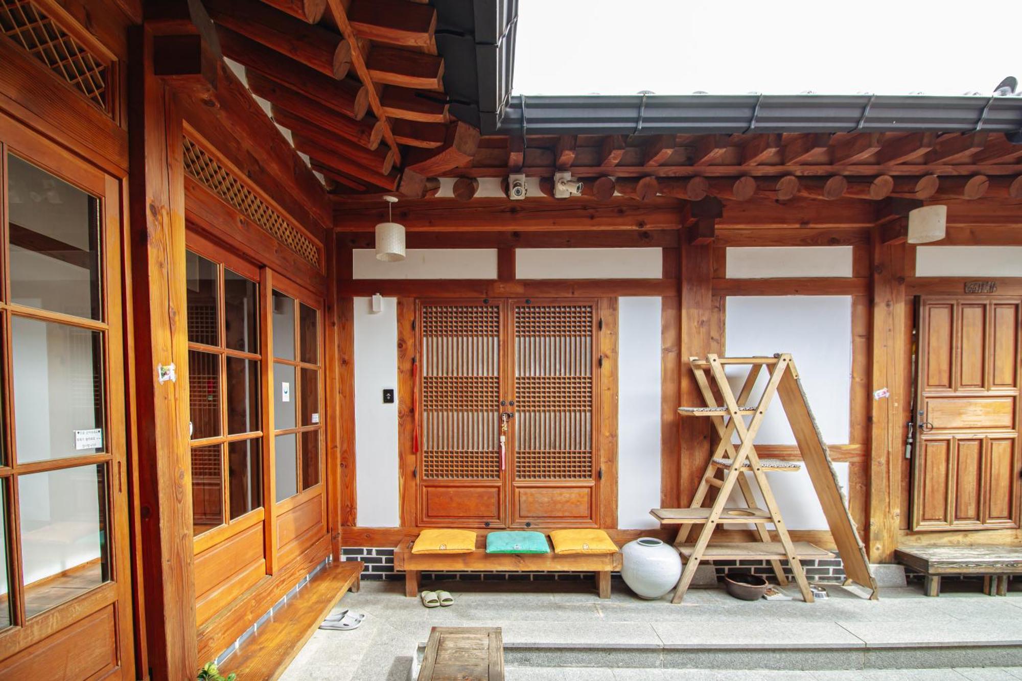 Jeonju Hanok Village Deoksugung Экстерьер фото