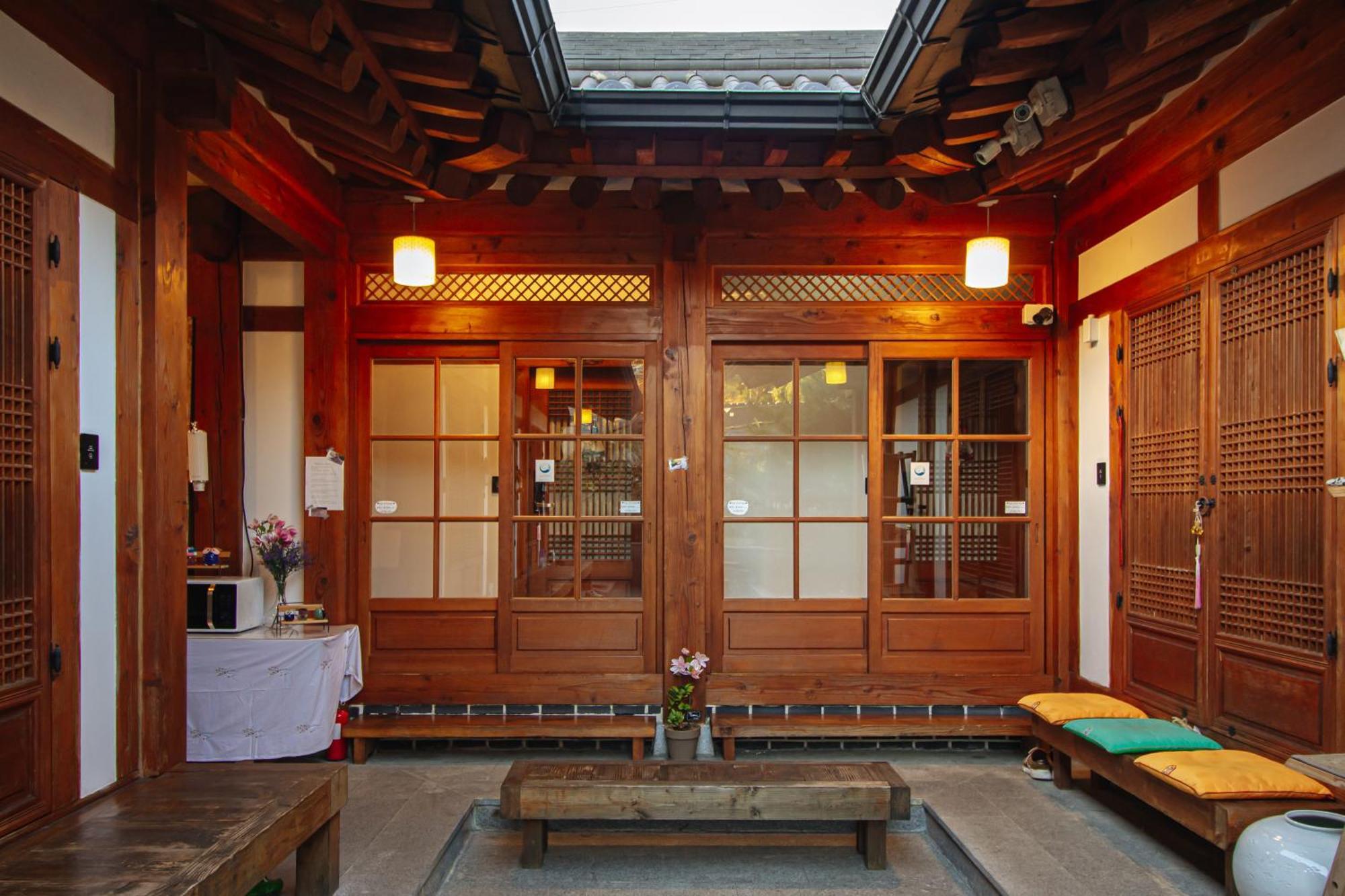 Jeonju Hanok Village Deoksugung Экстерьер фото